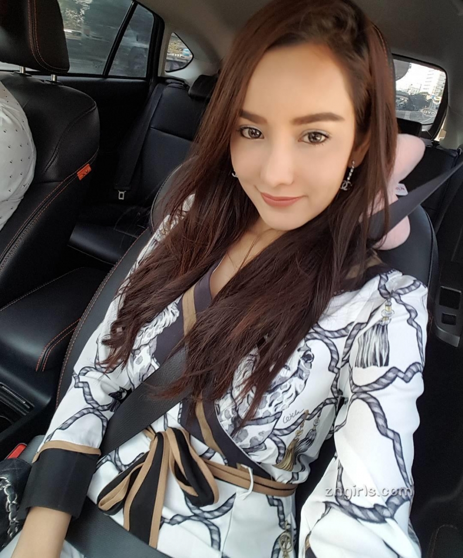 泰国女神Kratai Tadsika比基尼私房照