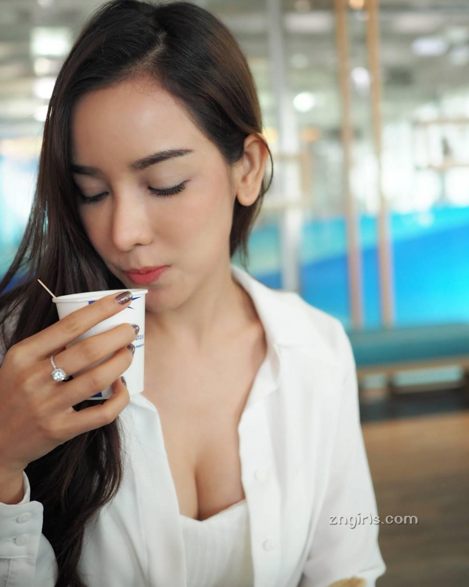 泰国女神Kratai Tadsika比基尼私房照