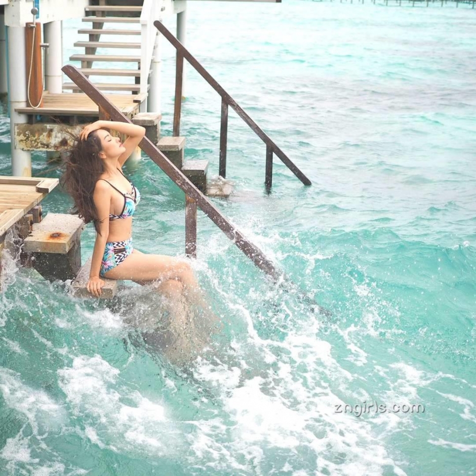 泰国女神Kratai Tadsika比基尼私房照