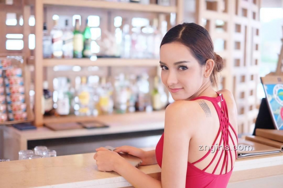 泰国女神Kratai Tadsika比基尼私房照