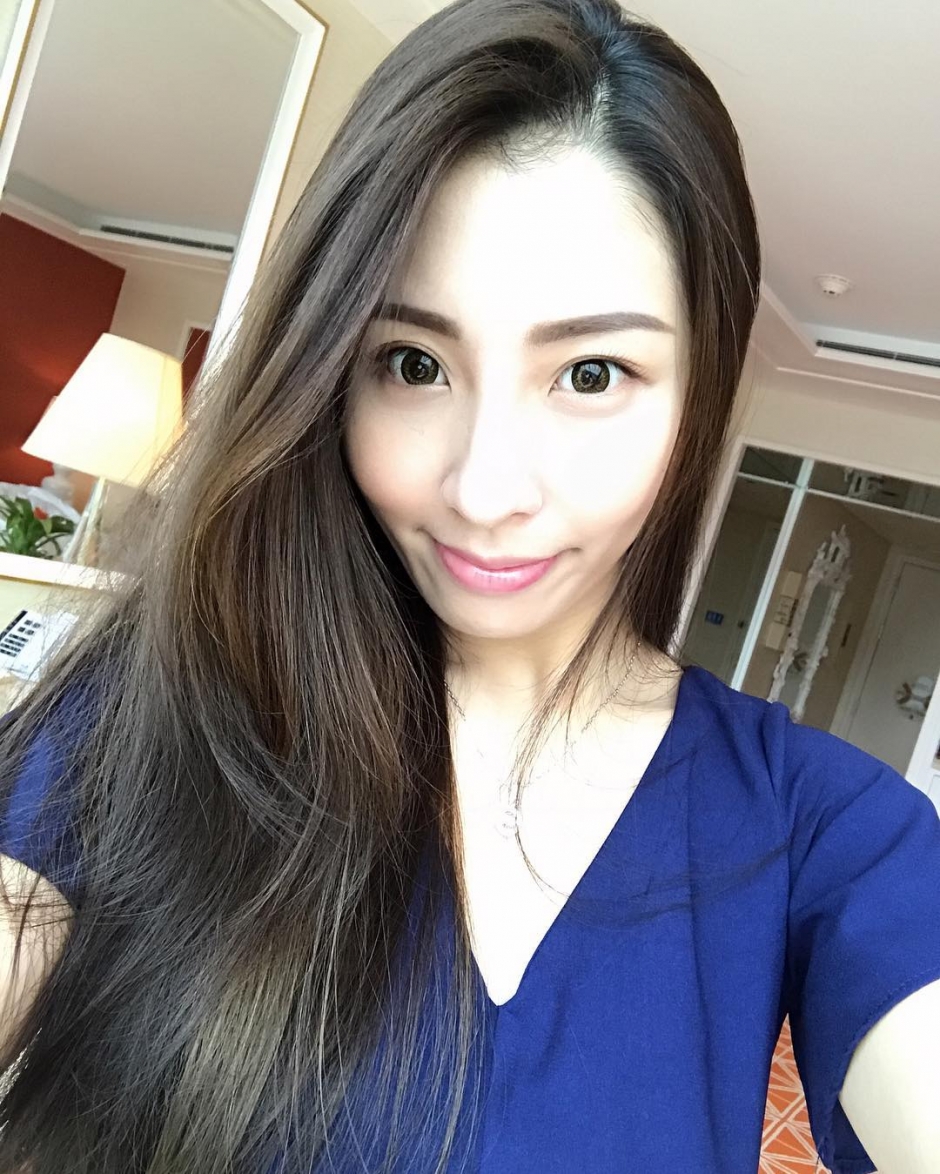 美女主播陈小品性感私房照酥胸诱人