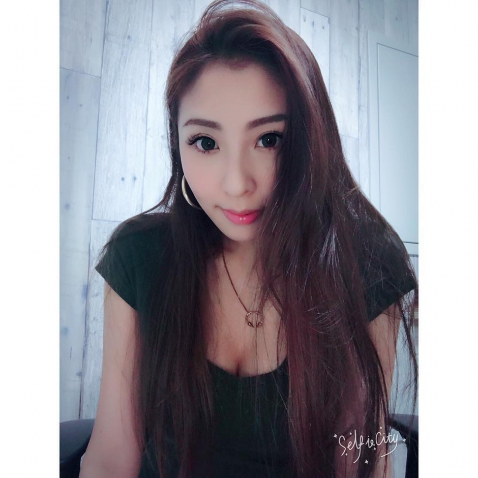 美女主播陈小品性感私房照酥胸诱人