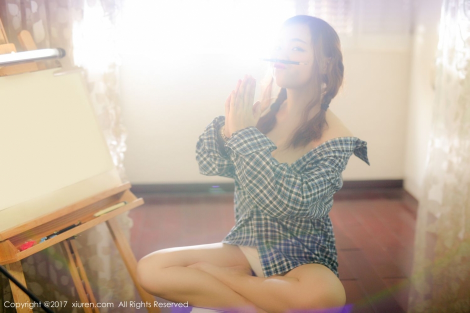 可爱萝莉米爱Demon半透内衣写真秀巨乳