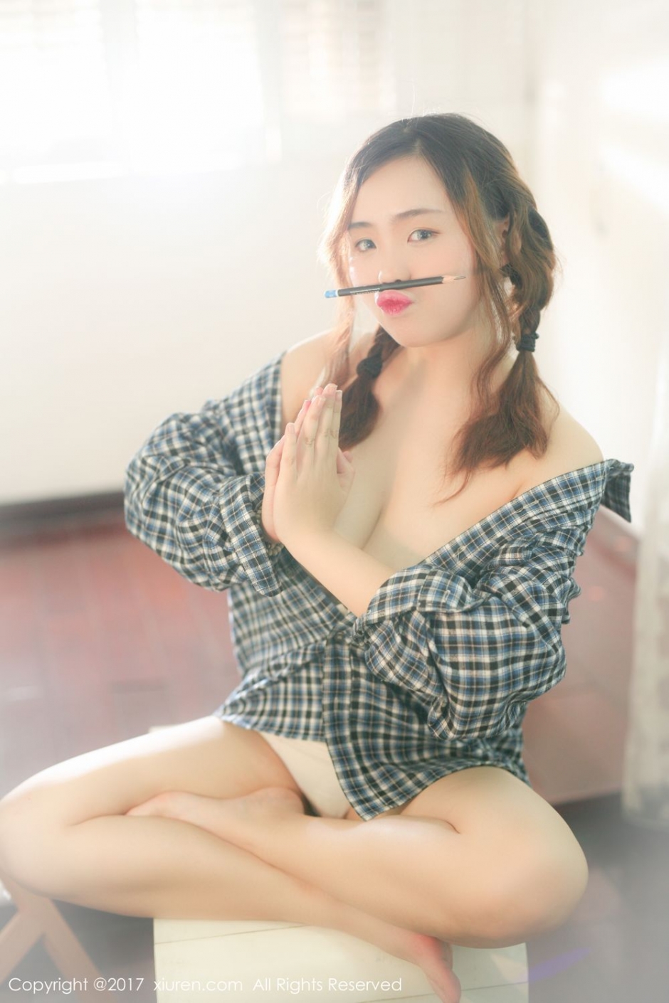 可爱萝莉米爱Demon半透内衣写真秀巨乳