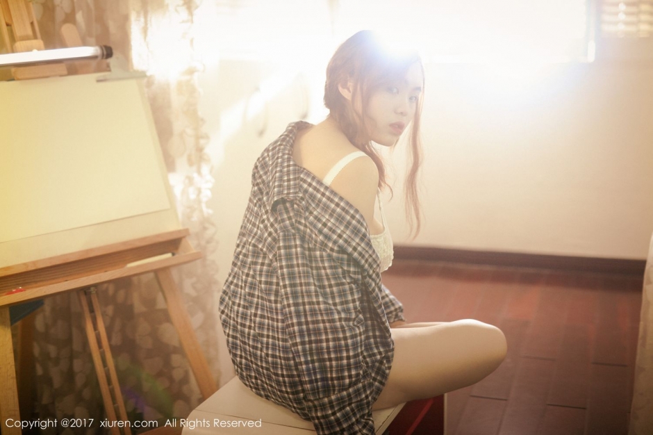 可爱萝莉米爱Demon半透内衣写真秀巨乳