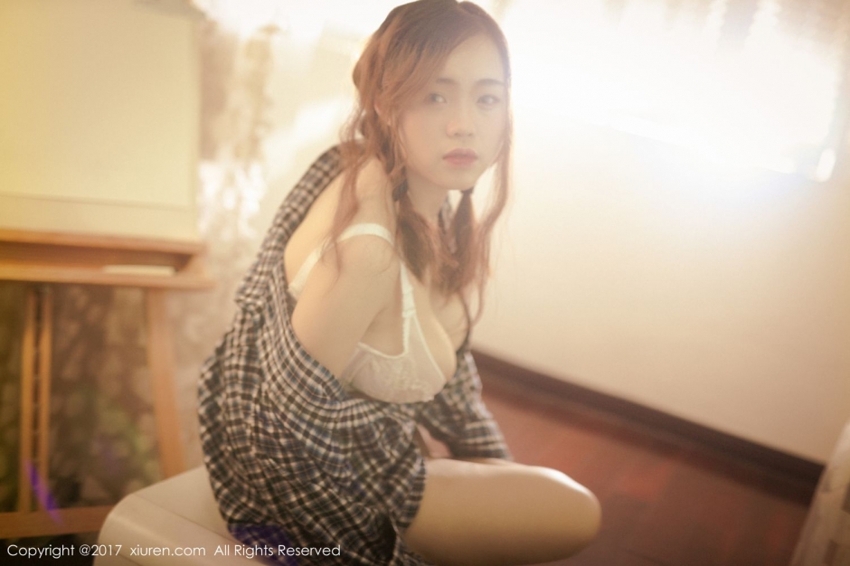 可爱萝莉米爱Demon半透内衣写真秀巨乳