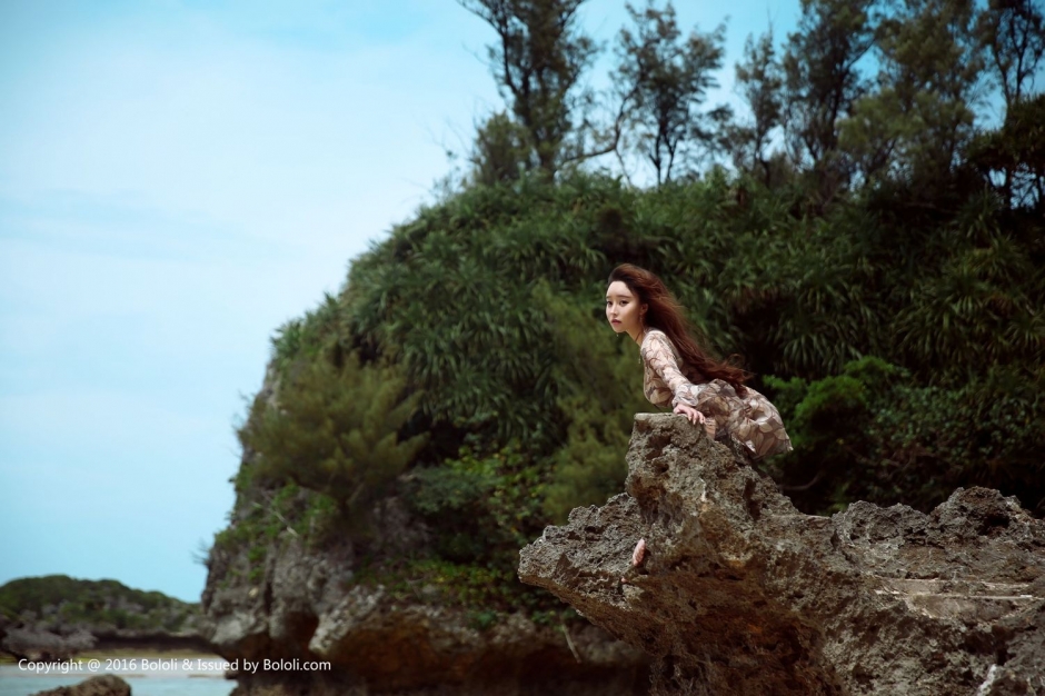 波萝社嫩模柳侑绮海边性感写真诱惑迷人