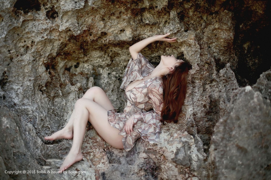 波萝社嫩模柳侑绮海边性感写真诱惑迷人