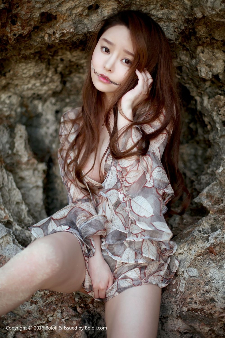 波萝社嫩模柳侑绮海边性感写真诱惑迷人