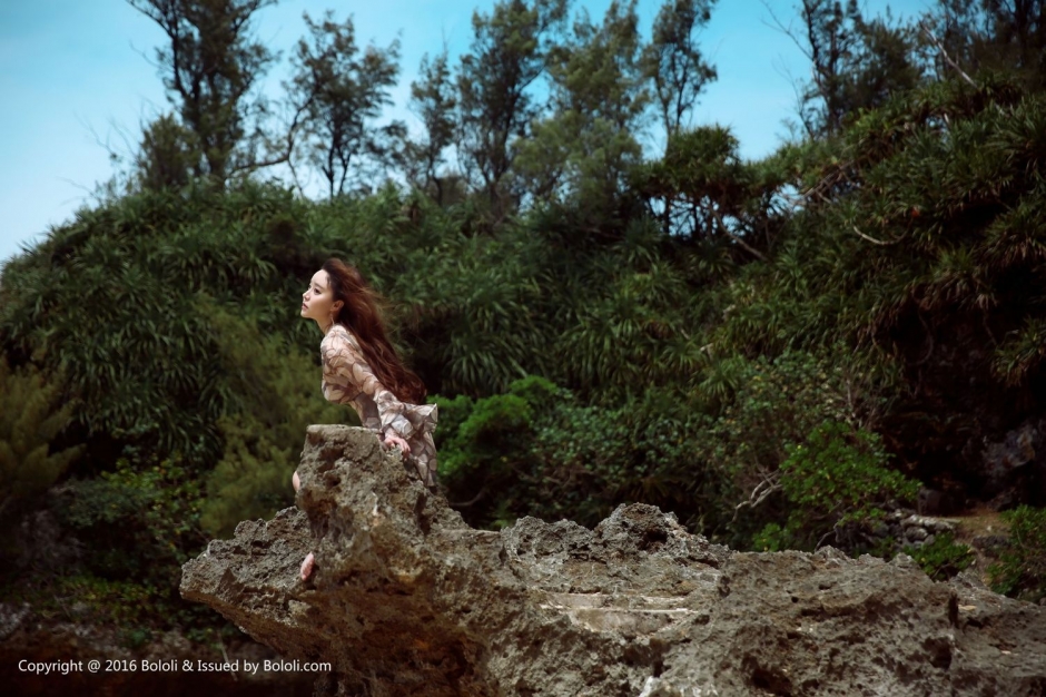 波萝社嫩模柳侑绮海边性感写真诱惑迷人