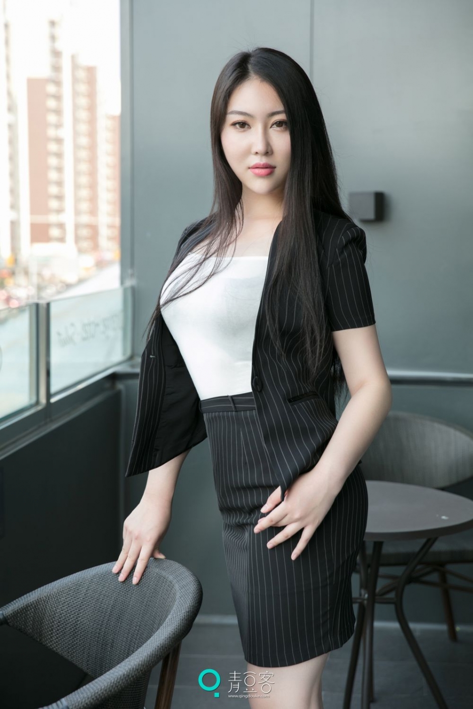 美女少妇馨露私房女仆装写真美臀诱人