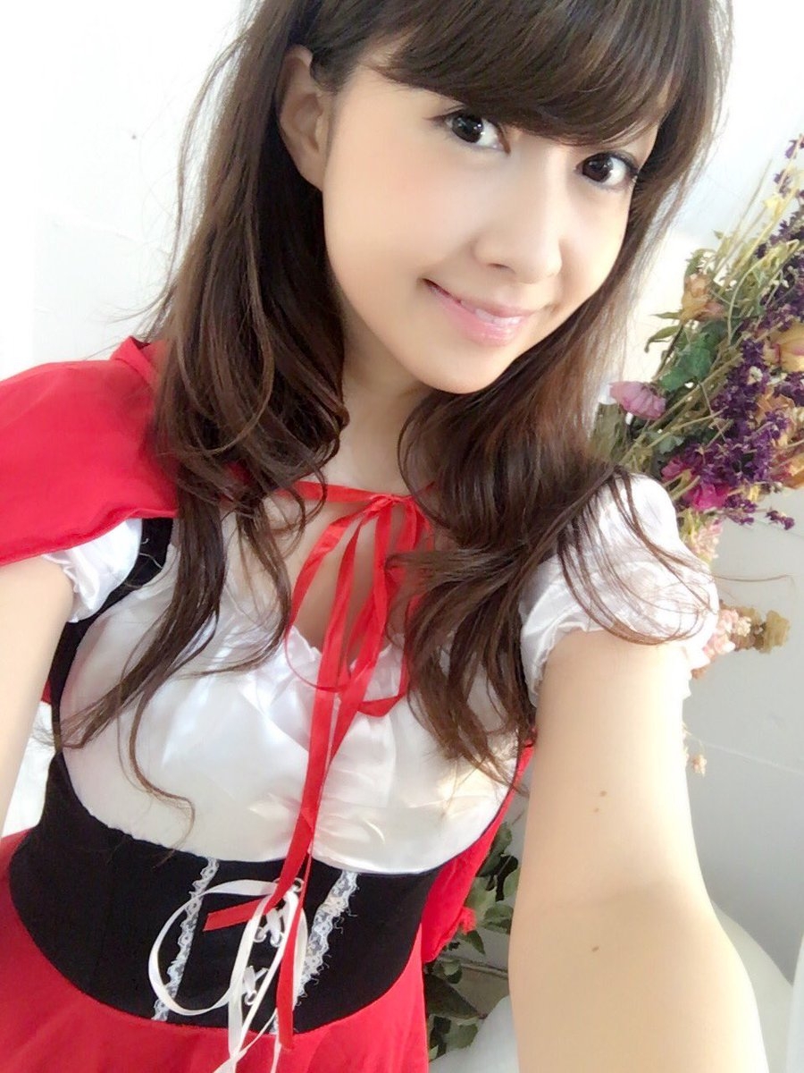 日本美女御姐成美清纯私房照