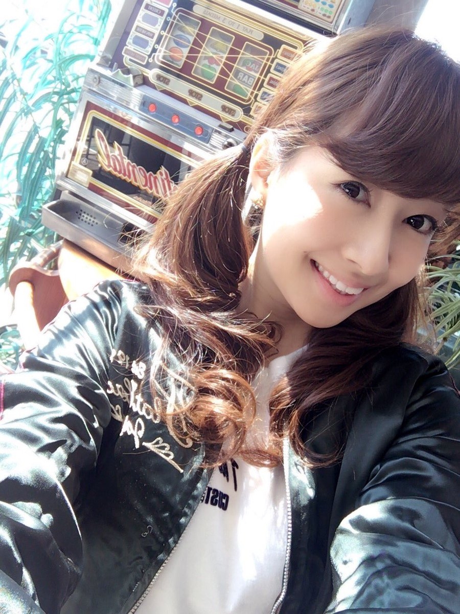 日本美女御姐成美清纯私房照