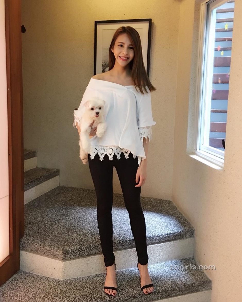台湾美女小白Janet比基尼私房写真