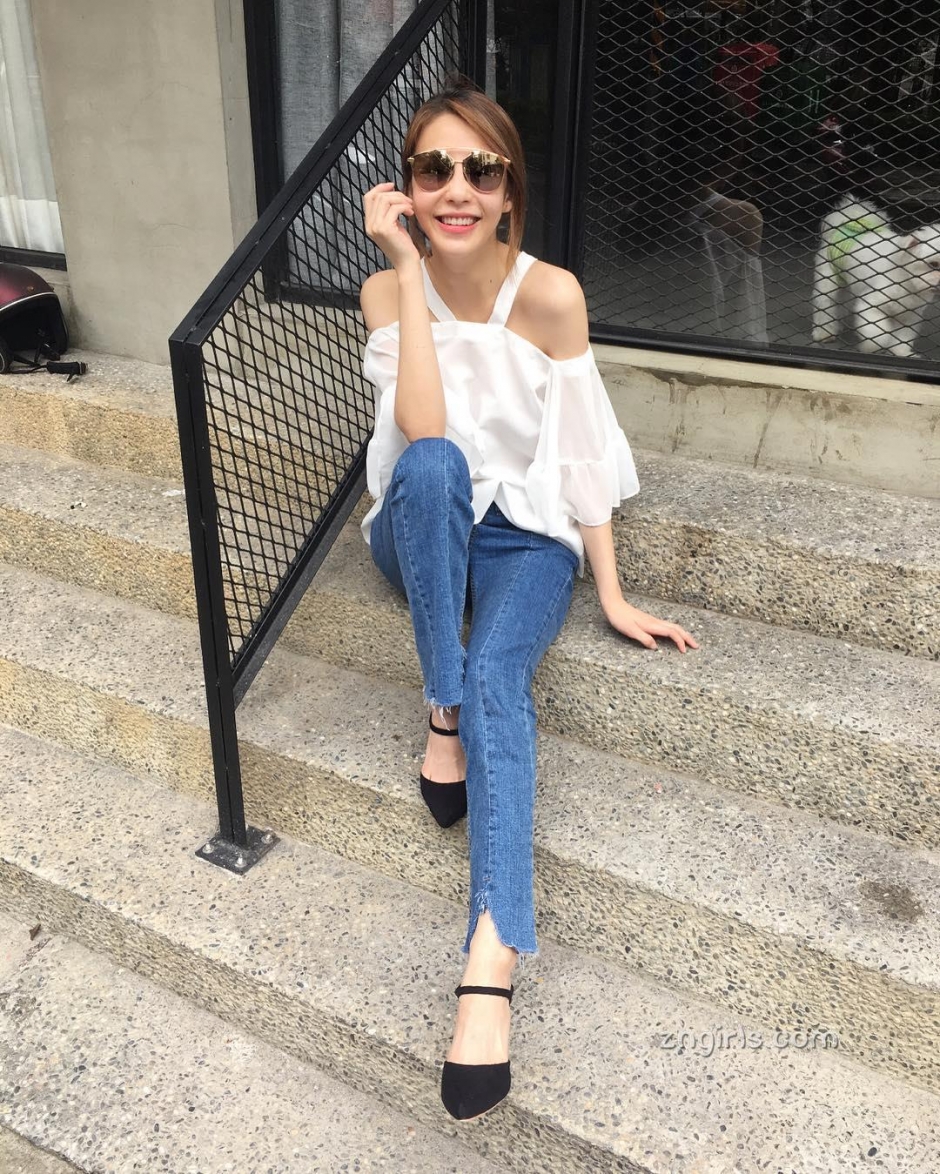 台湾美女小白Janet比基尼私房写真