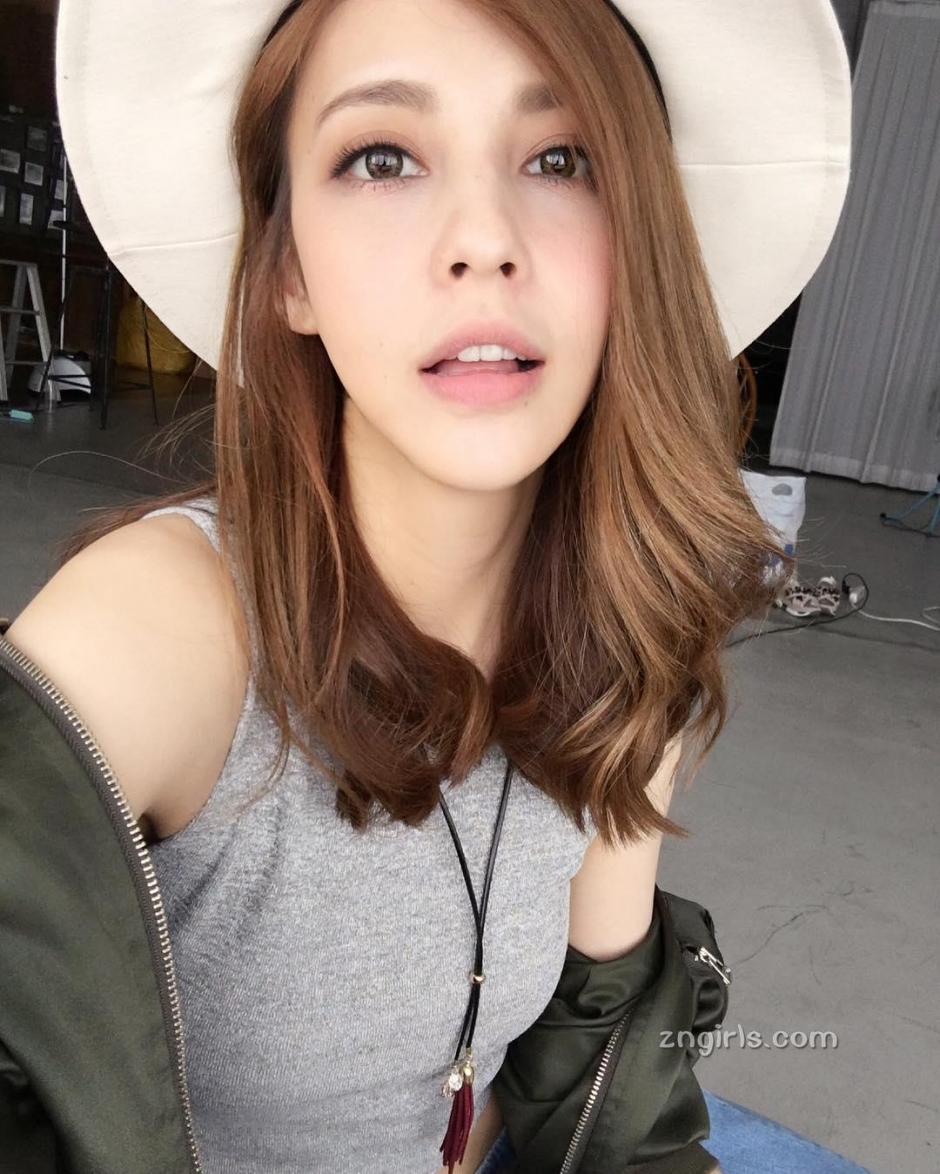 台湾美女小白Janet比基尼私房写真