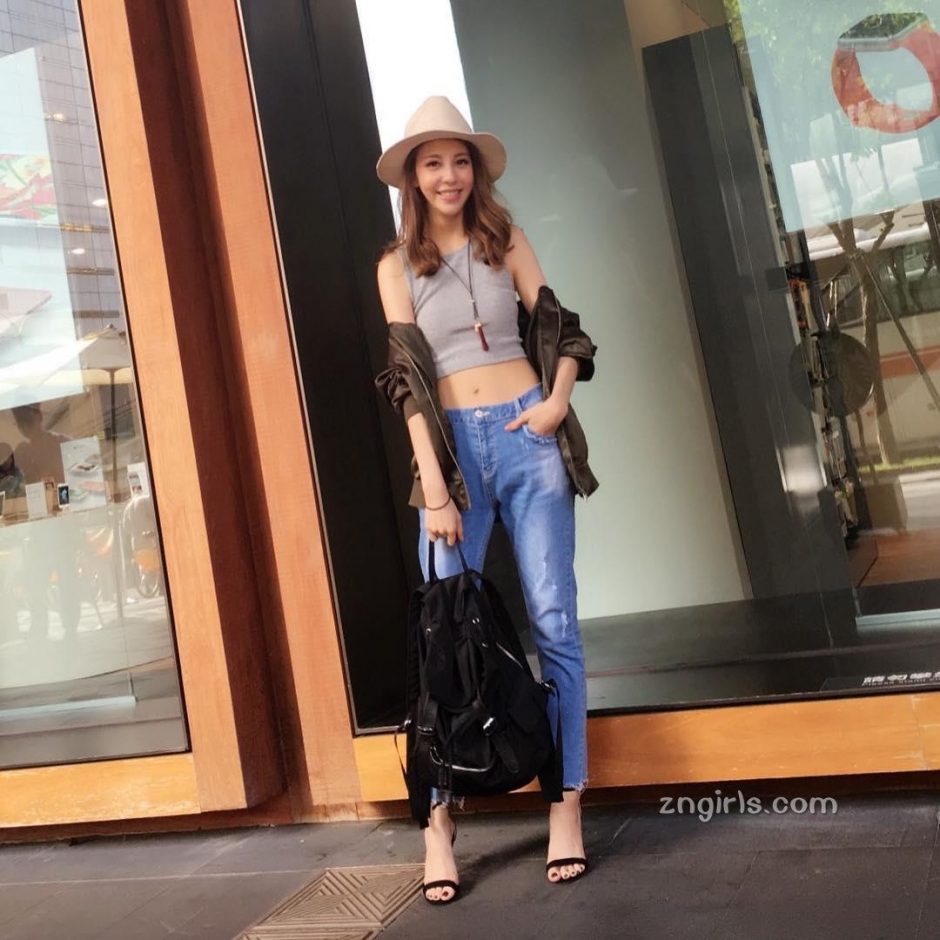 台湾美女小白Janet比基尼私房写真