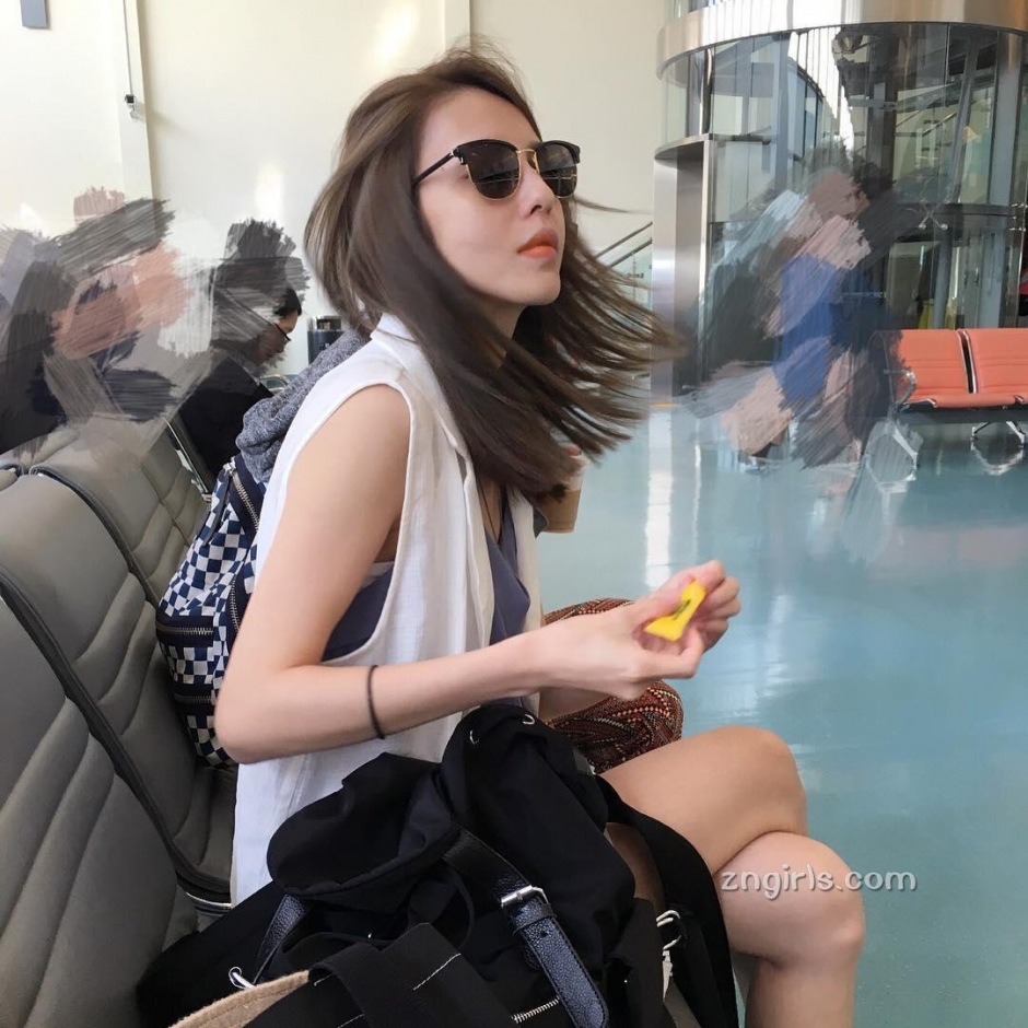 台湾美女小白Janet比基尼私房写真