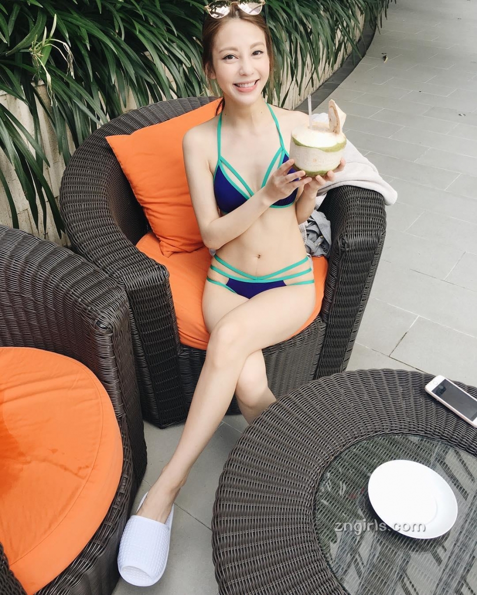 台湾美女小白Janet比基尼私房写真