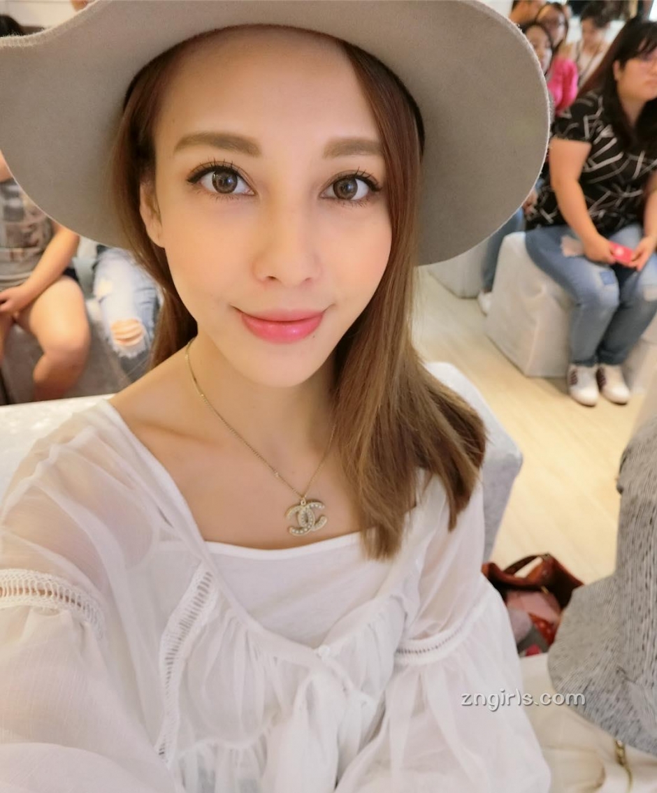 台湾美女小白Janet比基尼私房写真