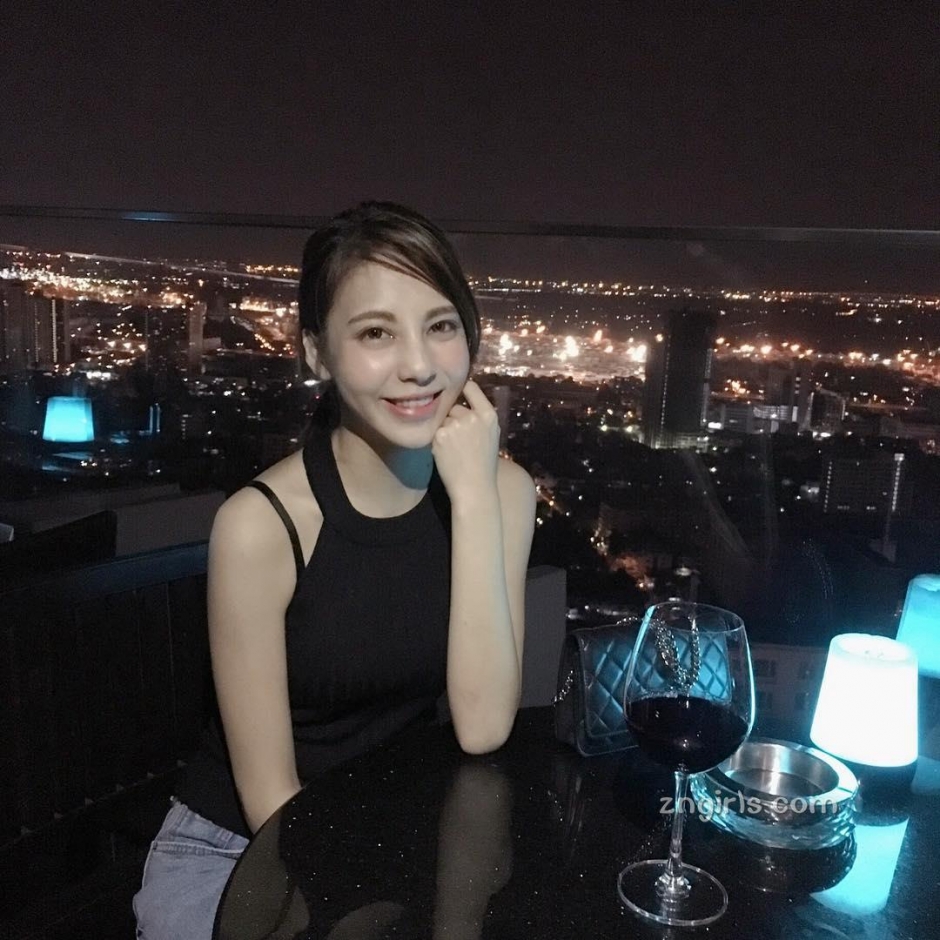 台湾美女小白Janet比基尼私房写真