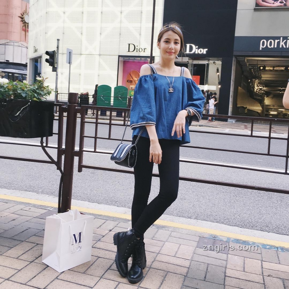 台湾美女小白Janet比基尼私房写真