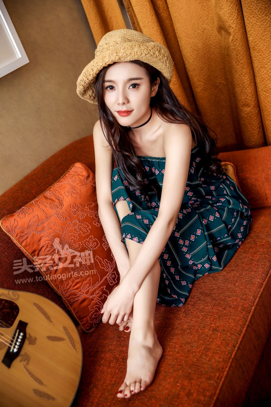 长腿美女Maggie抹胸长裙写真气质迷人