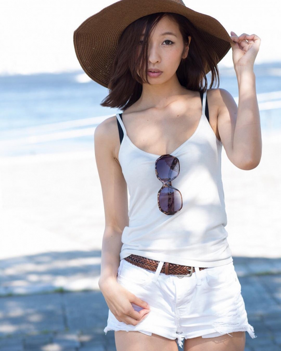 日本美女西岛未来内衣私房写真