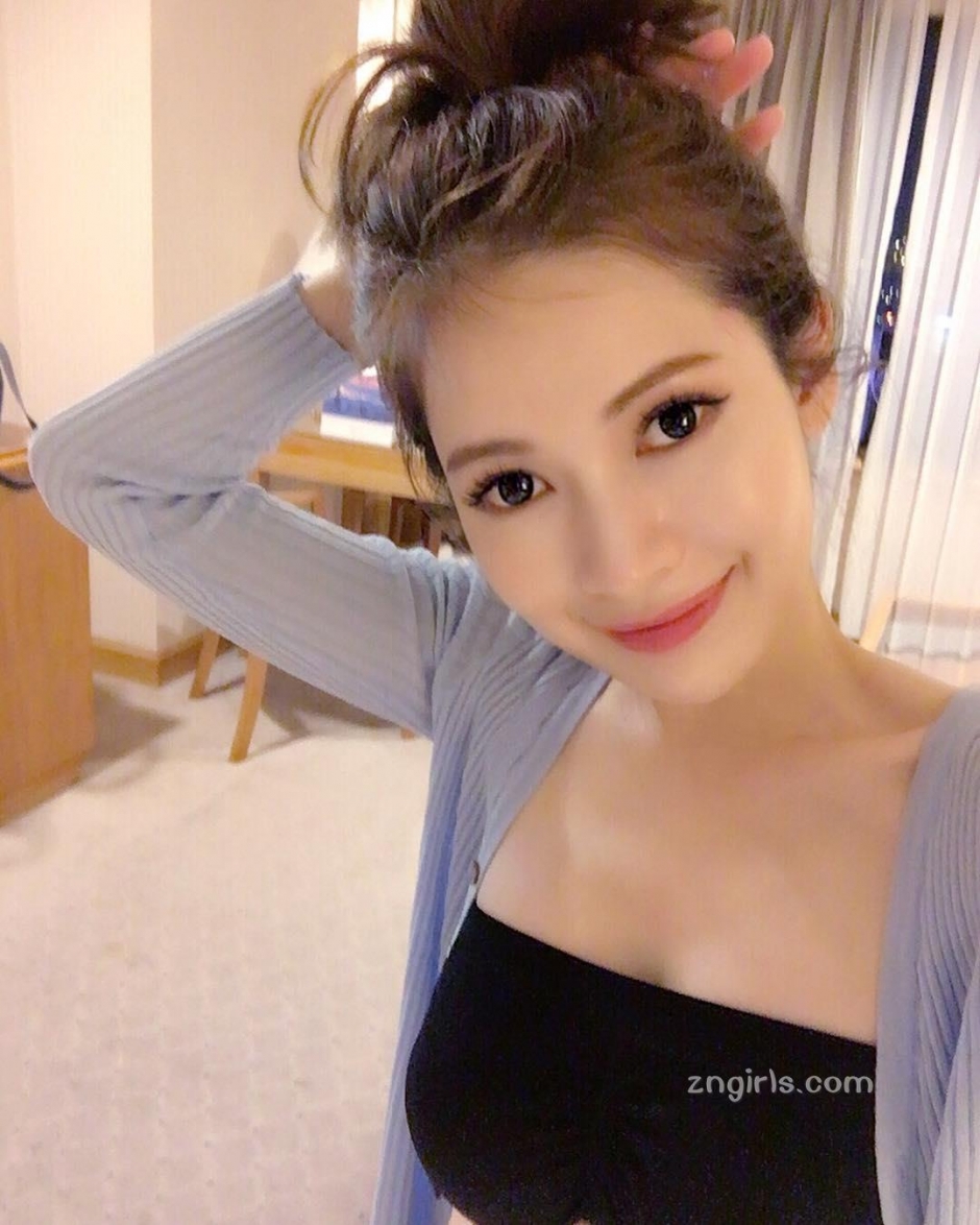 美女空姐Yu Ting Chen比基尼自拍性感迷人