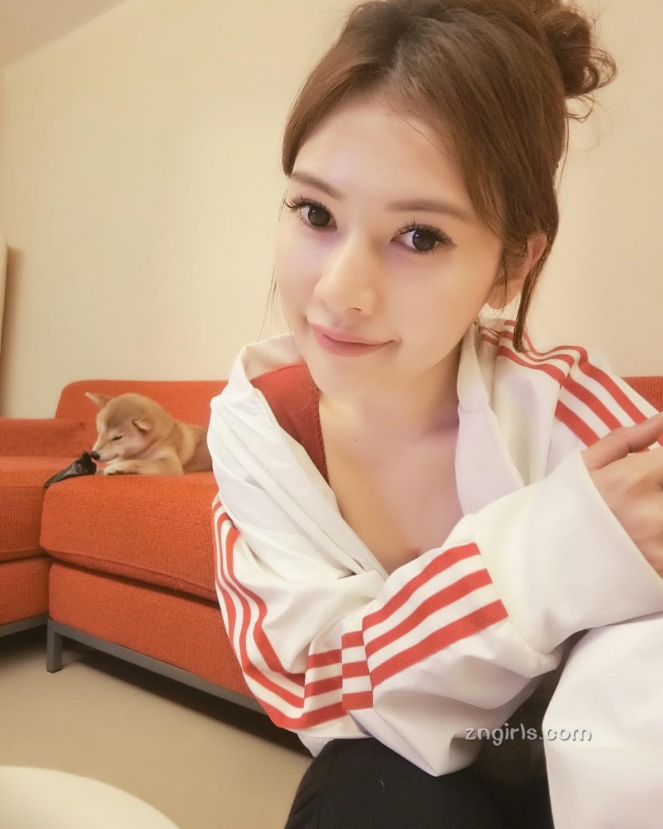 美女空姐Yu Ting Chen比基尼自拍性感迷人