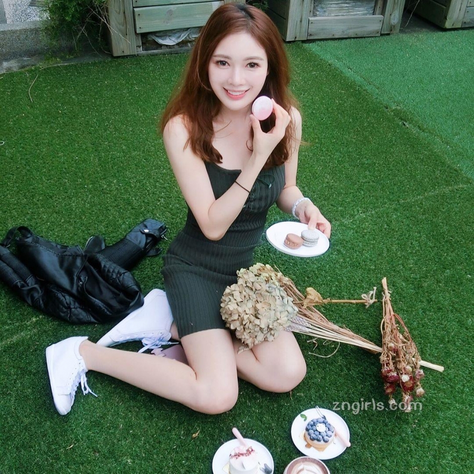 美女空姐Yu Ting Chen比基尼自拍性感迷人