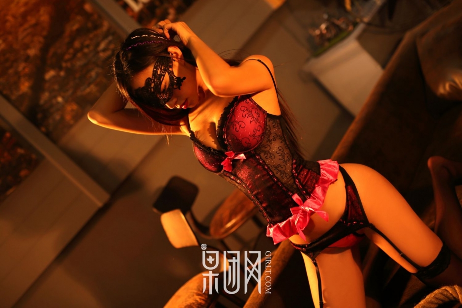 性感美女情趣内衣写真丝袜吊带诱惑