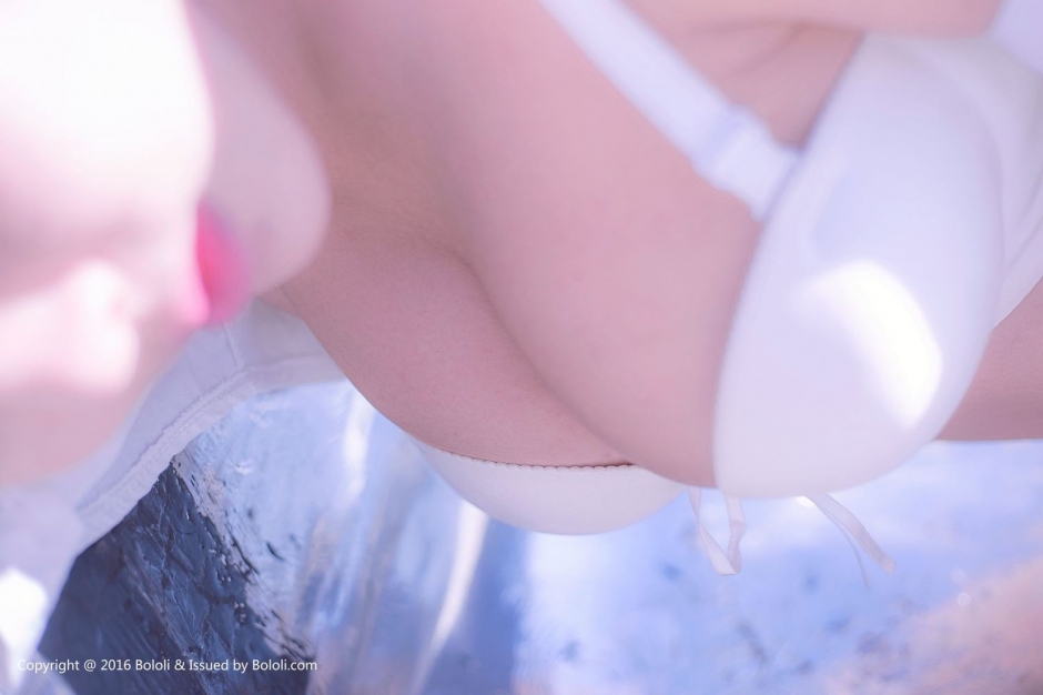 波萝社美女菟菟Victoria学生制服诱惑写真