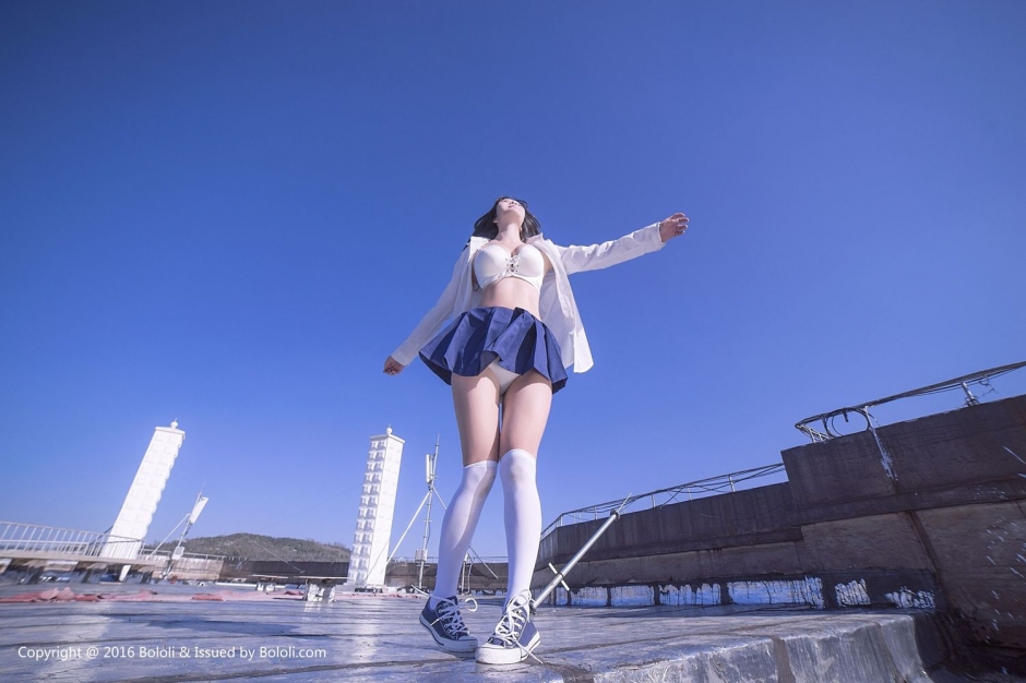 波萝社美女菟菟Victoria学生制服诱惑写真