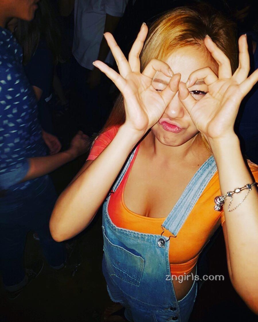 韩国模特朴茂菲比基尼私房照性感迷人