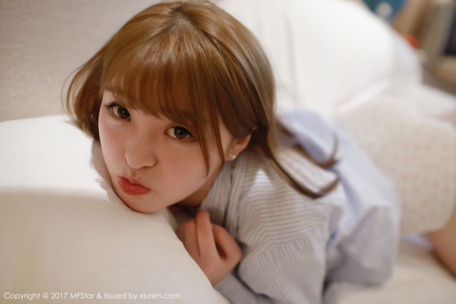 可爱萝莉伊小七私房写真粉嫩迷人