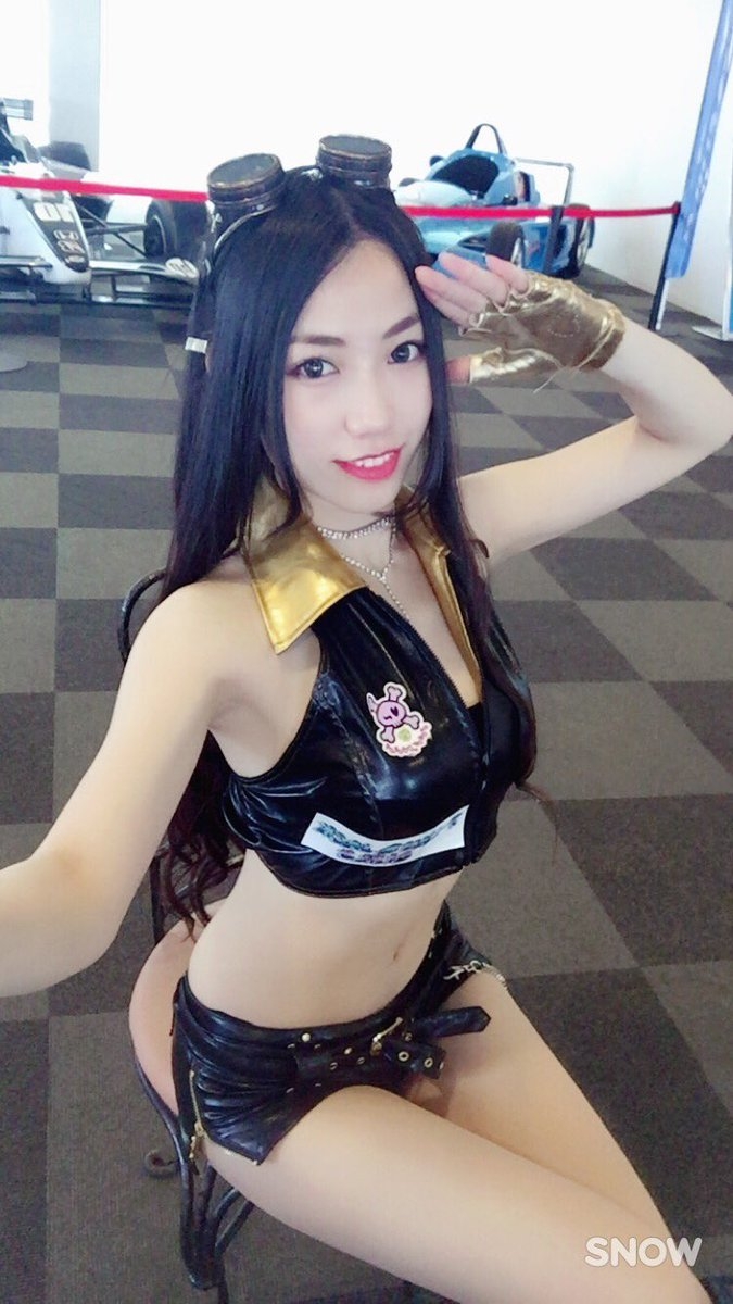 美女模特神美Raina豹纹比基尼私房写真