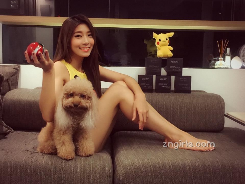 台湾美女晴晴性感私房照酥胸诱人