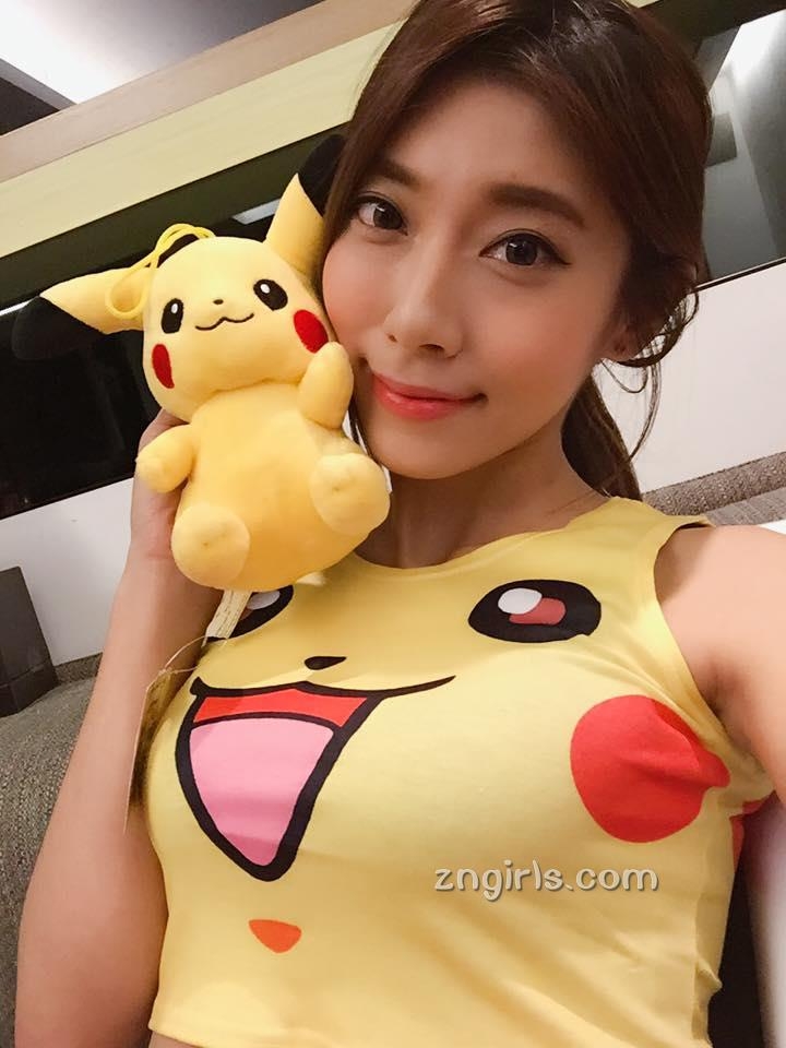 台湾美女晴晴性感私房照酥胸诱人