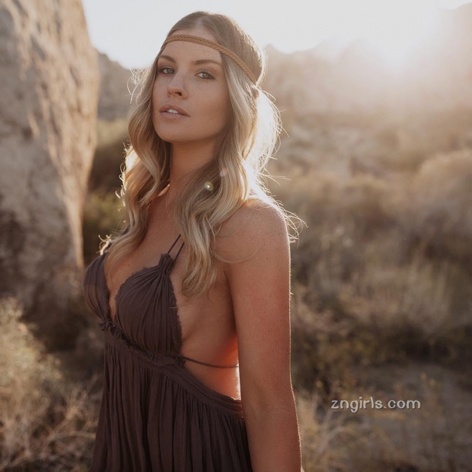 外国美女Carly Lauren性感比基尼写真