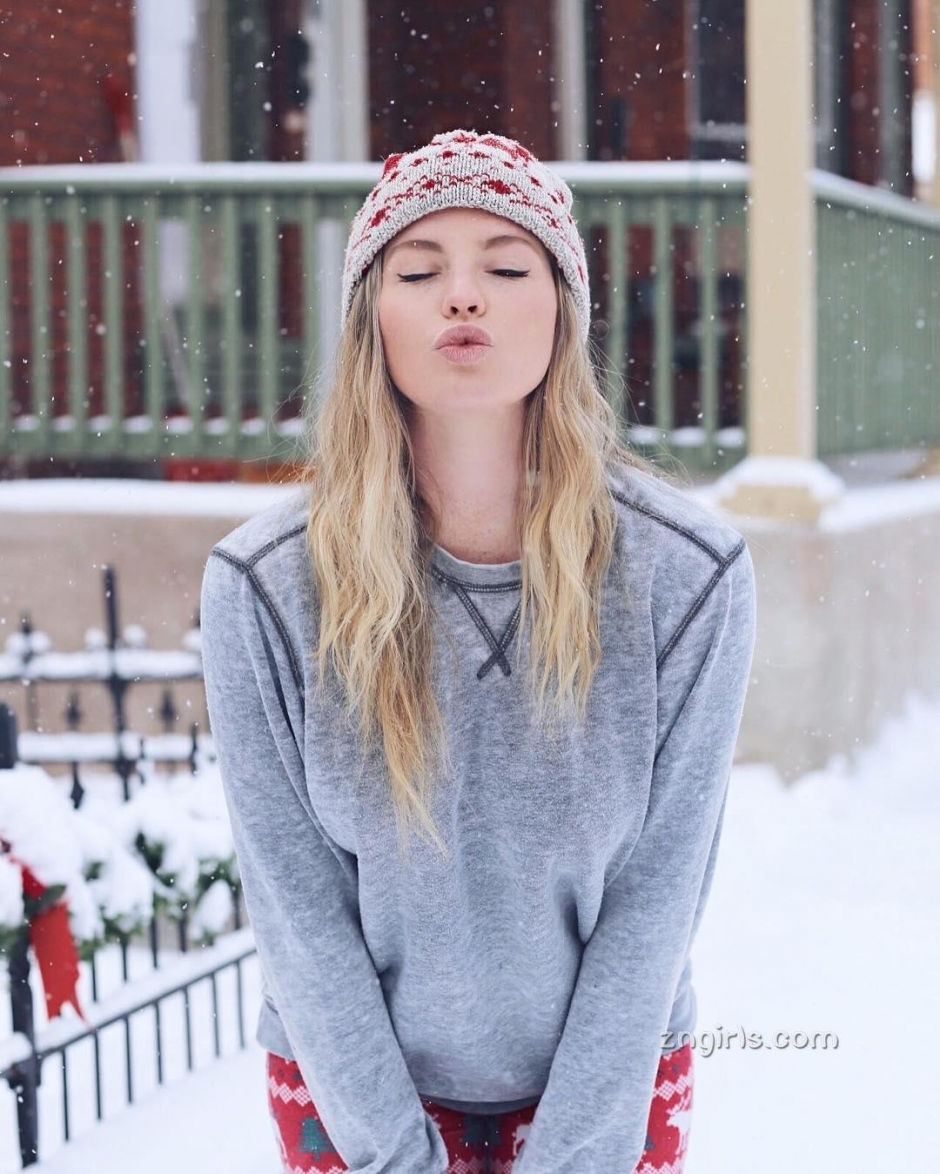 外国美女Carly Lauren性感比基尼写真