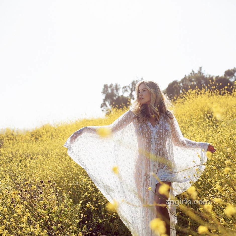 外国美女Carly Lauren性感比基尼写真