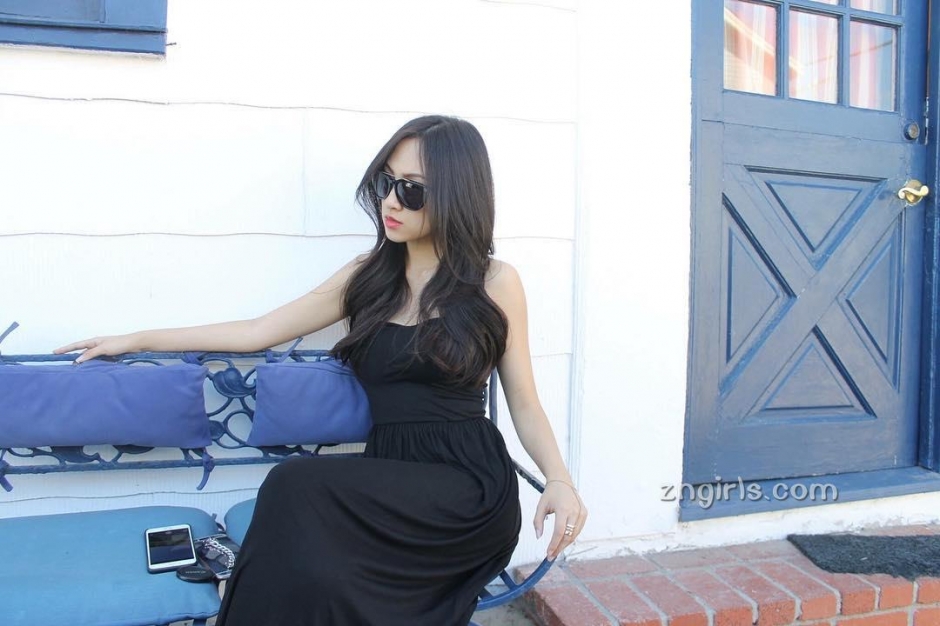 越南御姐Jessie Luong冷艳私房自拍照