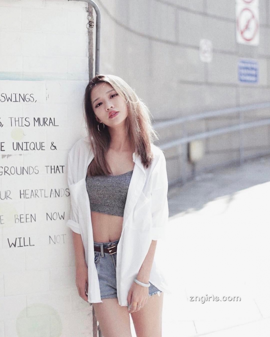 美女模特赵雨晴私房写真清纯迷人