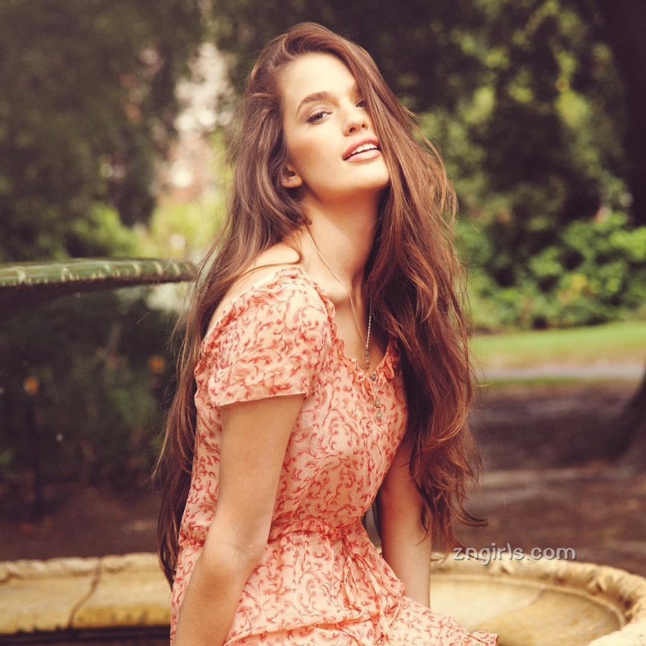 混血美女Perrie Kap私房写真图片