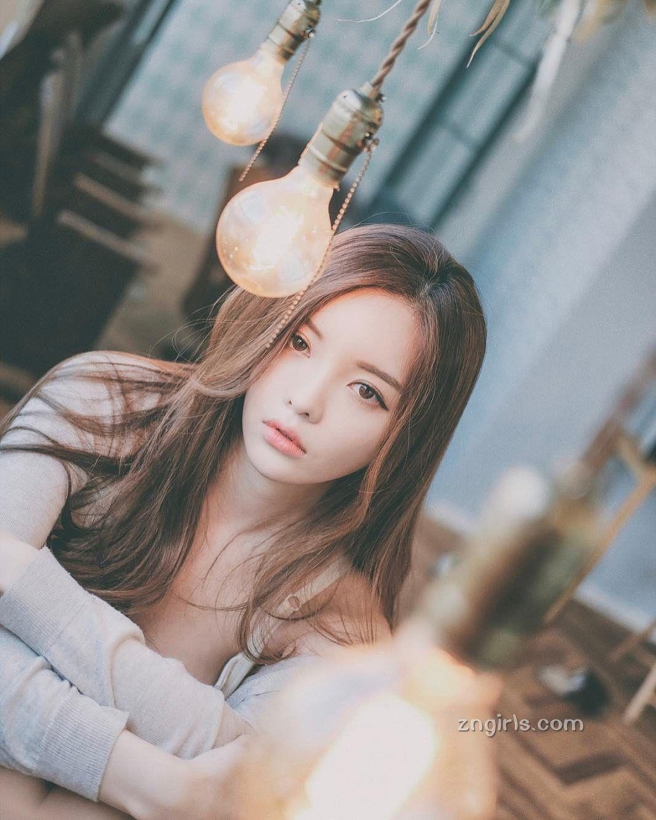 韩国模特真熙私房性感写真秀丰满身材