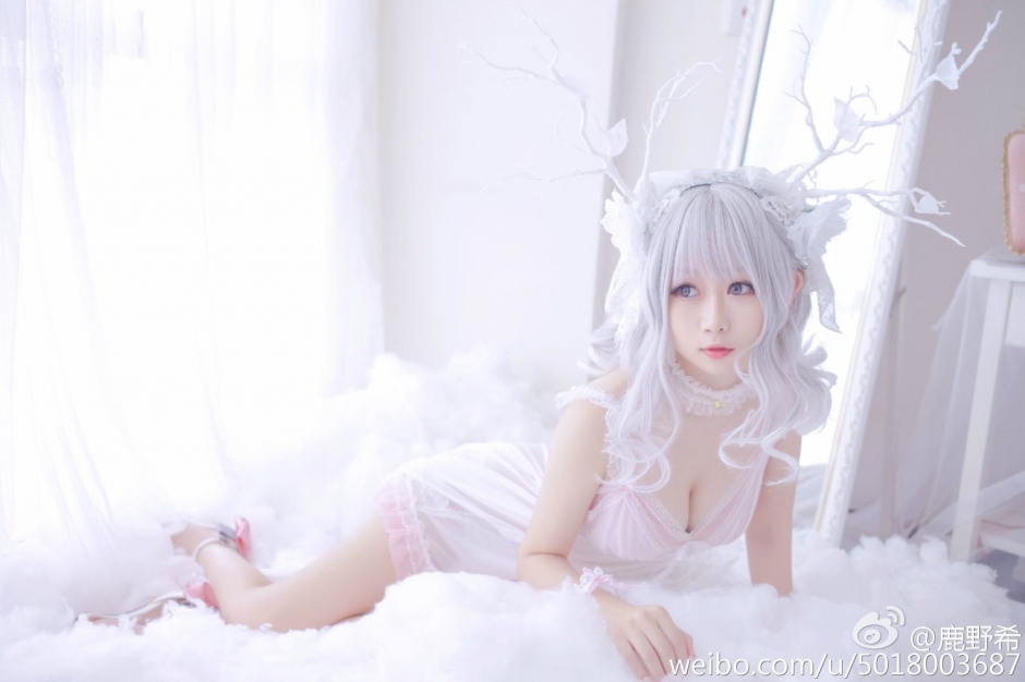 美女Coser鹿野希女仆装写真美乳诱人