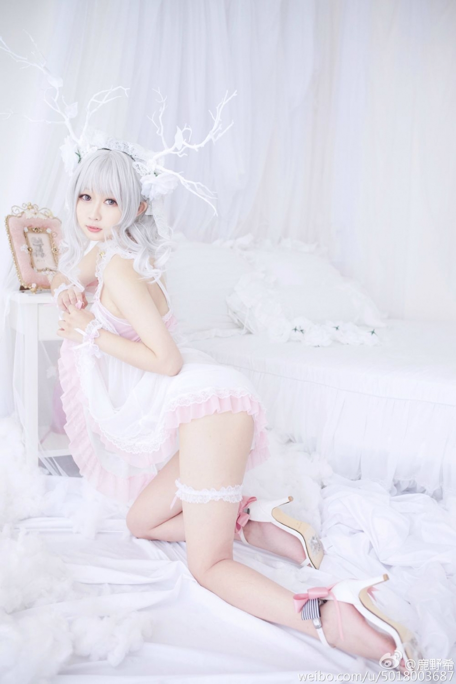 美女Coser鹿野希女仆装写真美乳诱人