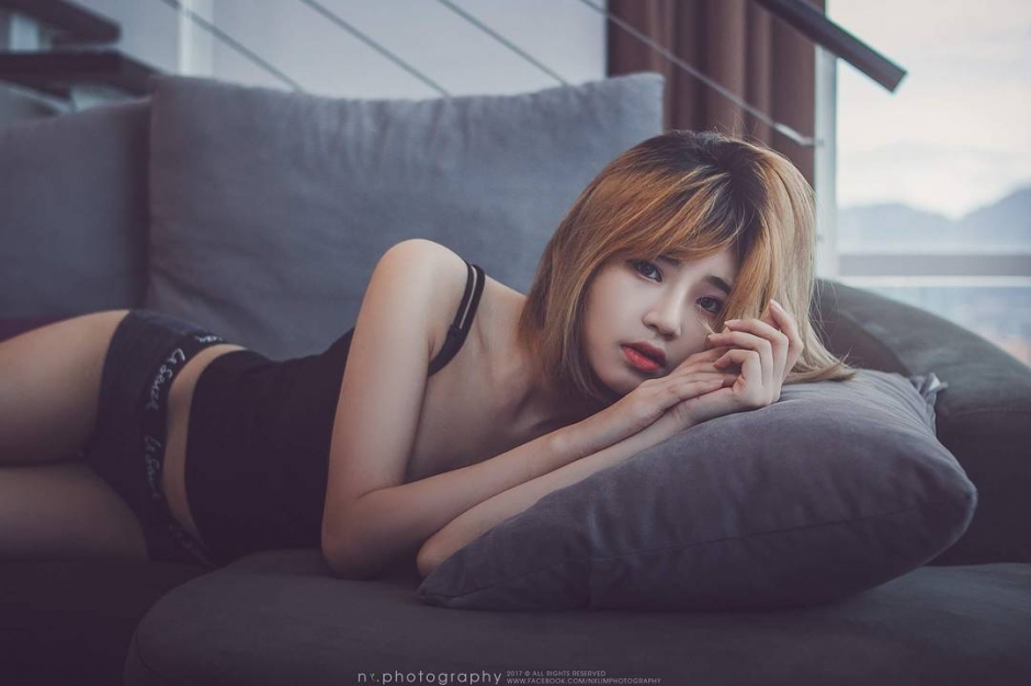 美女萝莉Sylvia Tan比基尼写真图片