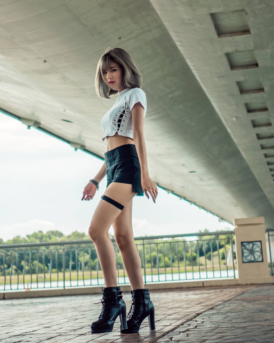 美女萝莉Sylvia Tan比基尼写真图片